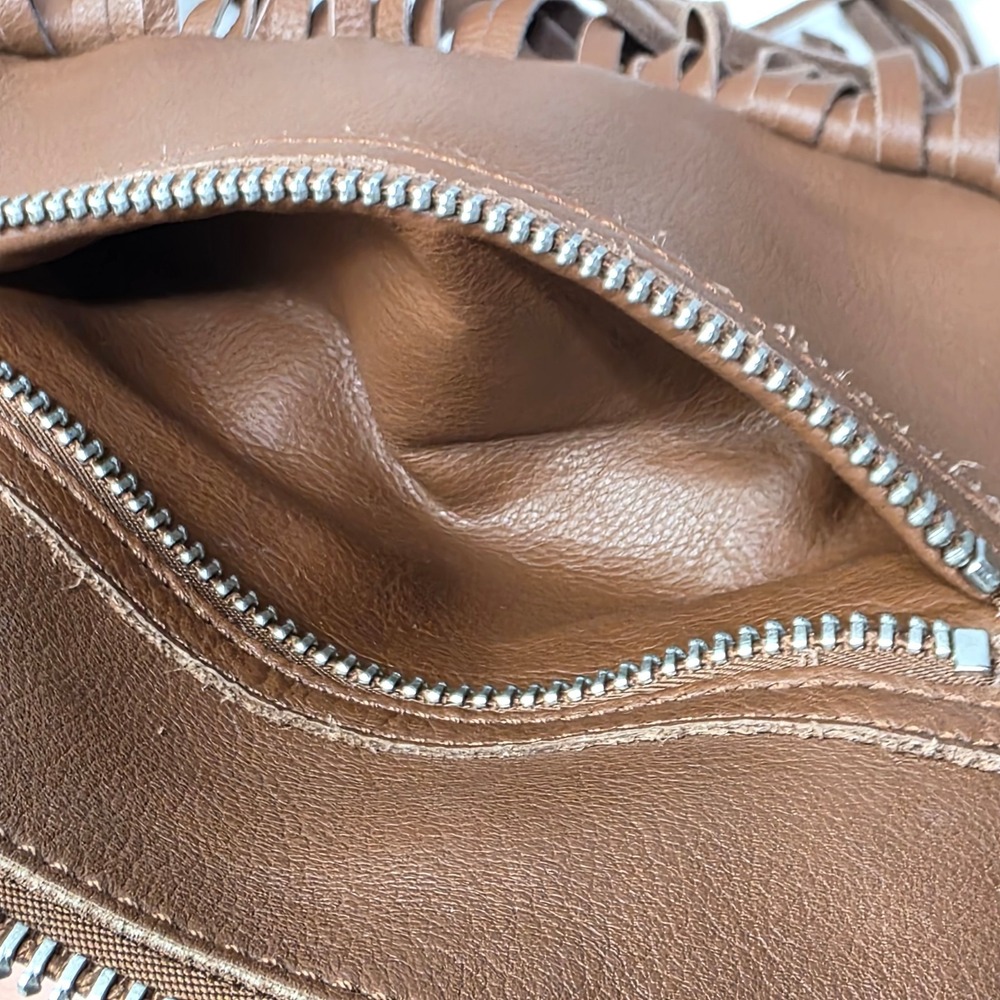 Linea Pelle Fringe wrist purse - Picture 6 of 12